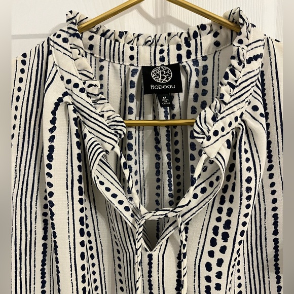 Bobeau top Size Med white and blue design tie collar - Picture 5 of 7